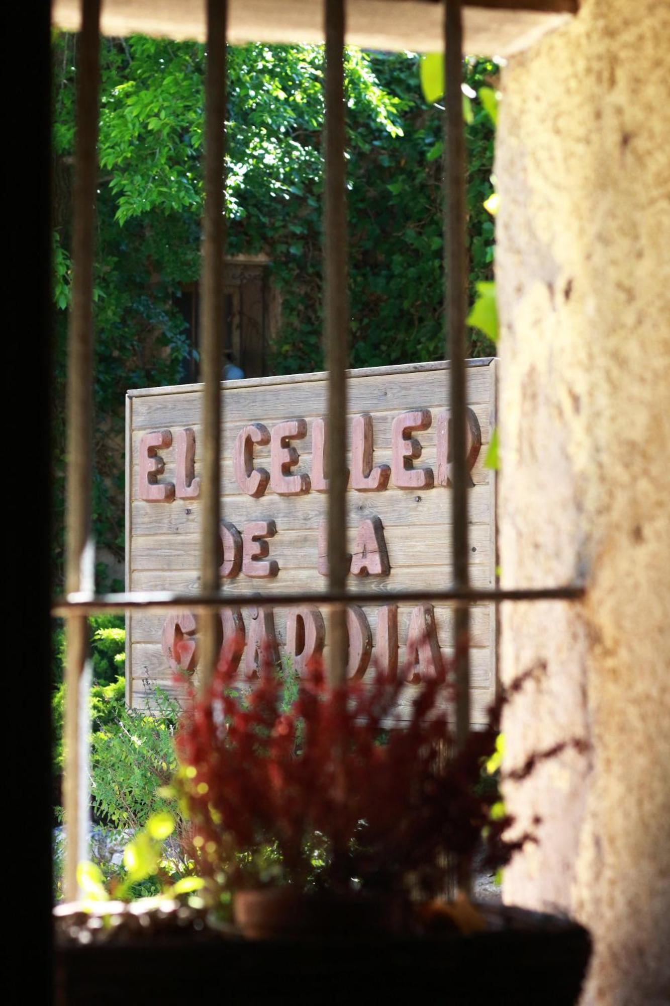 El Celler De La Guardia Hotel Montserrat Exterior photo